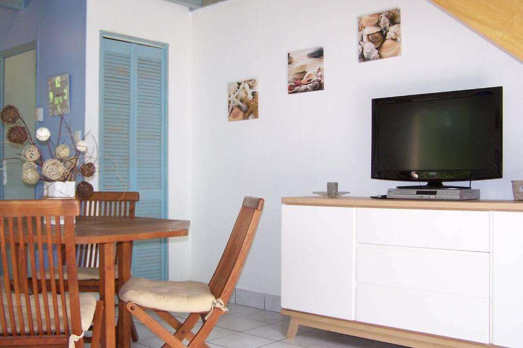 Maison Avec Jardin Clos. Animaux Acceptes - Wifi - Proche Plages De La Trinite Sur Mer Et Carnac Bagian luar foto
